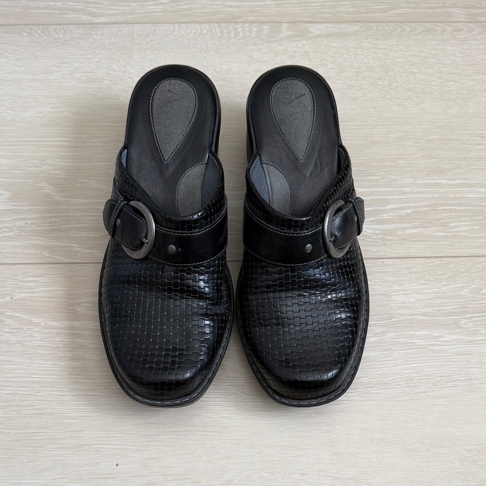 Clarks Black Textured Slip-On Mule Sandals